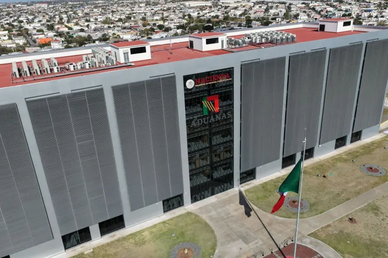 Recaudación de aduanas cae 3.1% en agosto; estímulos a gasolinas ‘desploma’ ingresos por IEPS