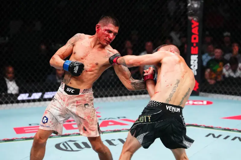 “Puro Chicali” Chairez cae ante Tim Elliott en Noche UFC
