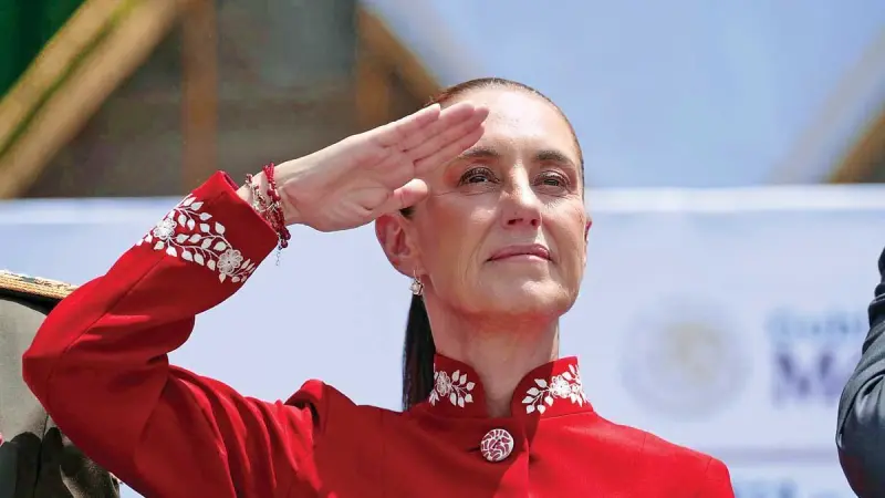 “México no se doblega ni se arrodilla”; Sheinbaum encabeza desfile militar