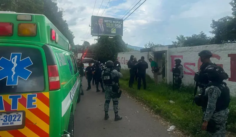 Localizan cadáver de hombre en predio baldío de Uruapan