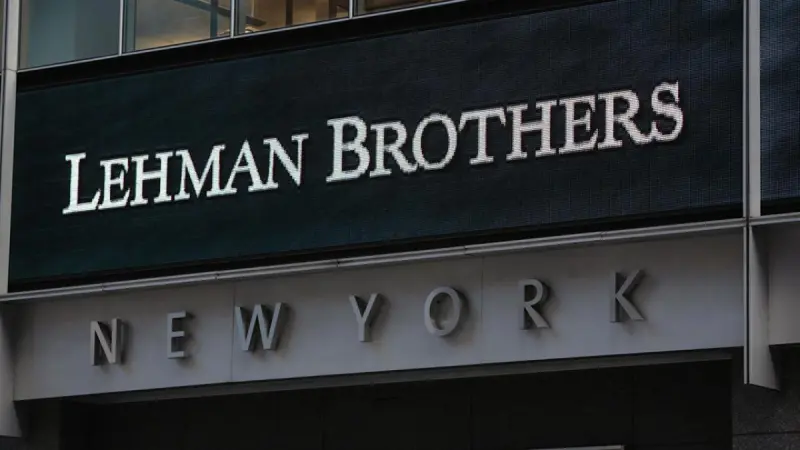 A 18 años de la crisis financiera: La quiebra de Lehman Brothers y la venta de Merrill Lynch