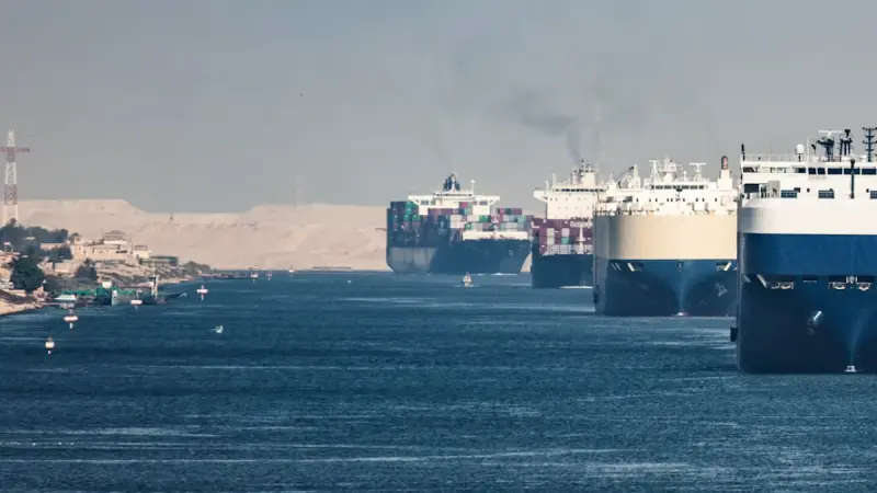 Pasos y estrechos: Los cuellos de botella que pueden hacer tambalear el control de los mares