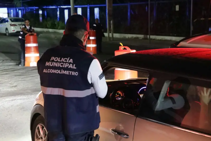 Alcoholímetro deja 33 detenidos en la capital queretana