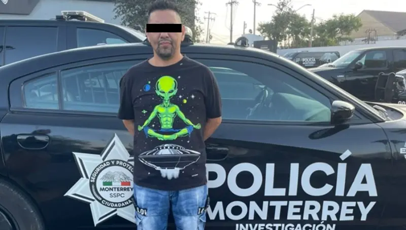 Detienen a hombre tras agredir a policías; lo investigan por abuso sexual