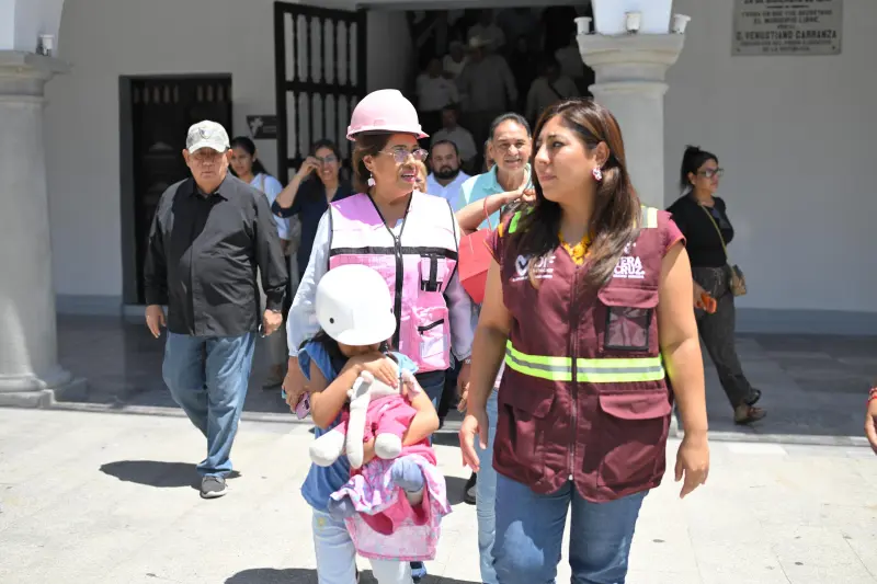 Reitera Rosa María compromiso para fortalecer áreas de PC municipal