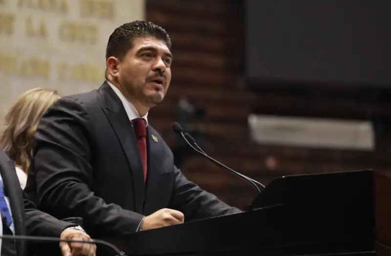 Asesinan a diputado federal Zenyazen Escobar en carretera de Veracruz