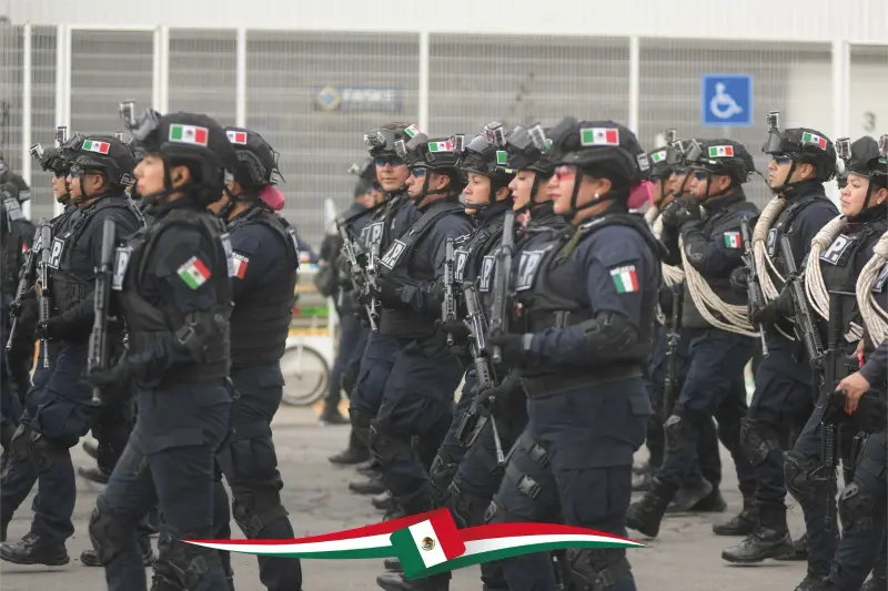 Ofrecen 23 mil pesos para cuidar a reos en penales de Edomex