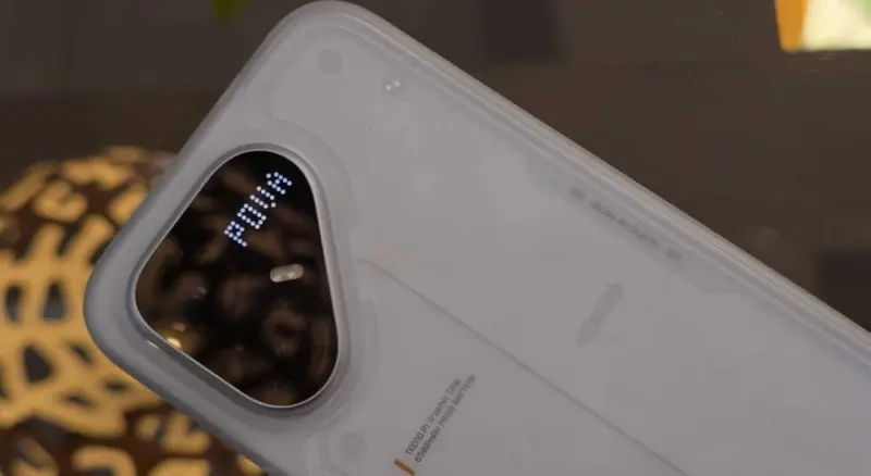 Pova 8 Pro 5G: el diseño estilo Matrix que querías por menos de 7,000 pesos