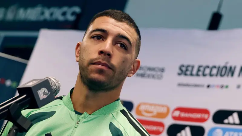 Pasaporte, precio y desconfianza, el tridente que aleja al futbolista mexicano de Europa