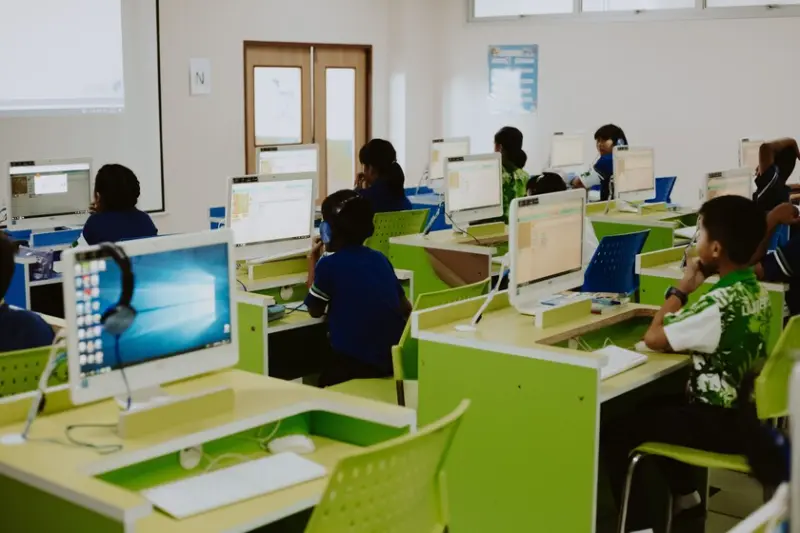 Mientras en México creen que el problema en las escuelas es la falta de internet, más de la mitad no tienen ni computadoras