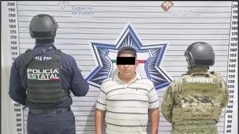 Detienen a hombre con presunta droga en la autopista México-Puebla