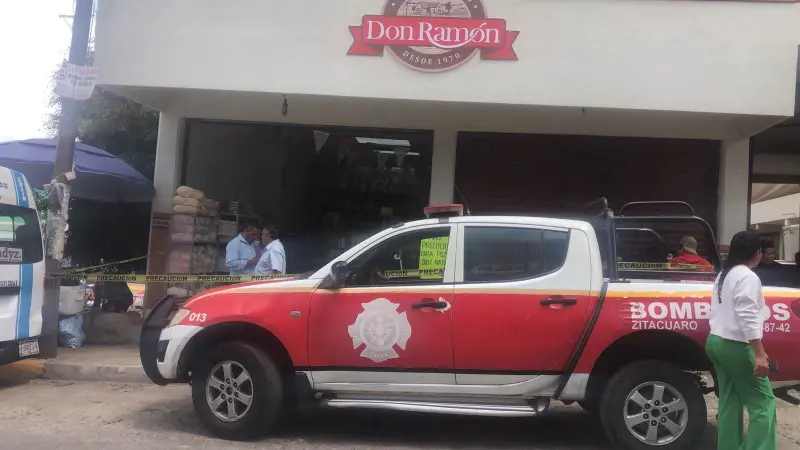 Localizan a hombre sin vida en pleno centro de Zitácuaro