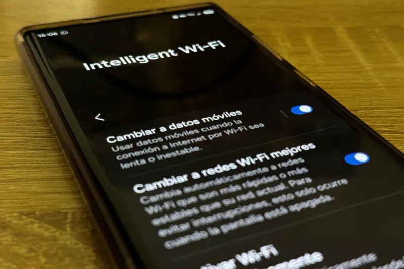 Tu Galaxy tiene un menú que puede decidir cuándo usar Wi-Fi y cuándo usar tus datos móviles