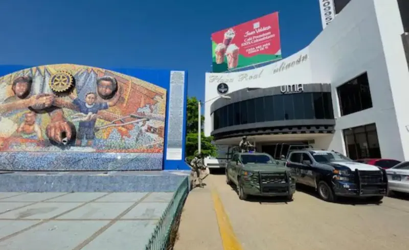 Comando secuestra a empresario joyero en plaza comercial de Culiacán, Sinaloa