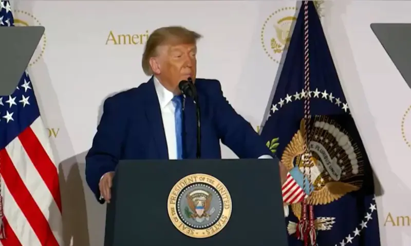 Lanza Trump America.gov para centralizar servicios del Gobierno 