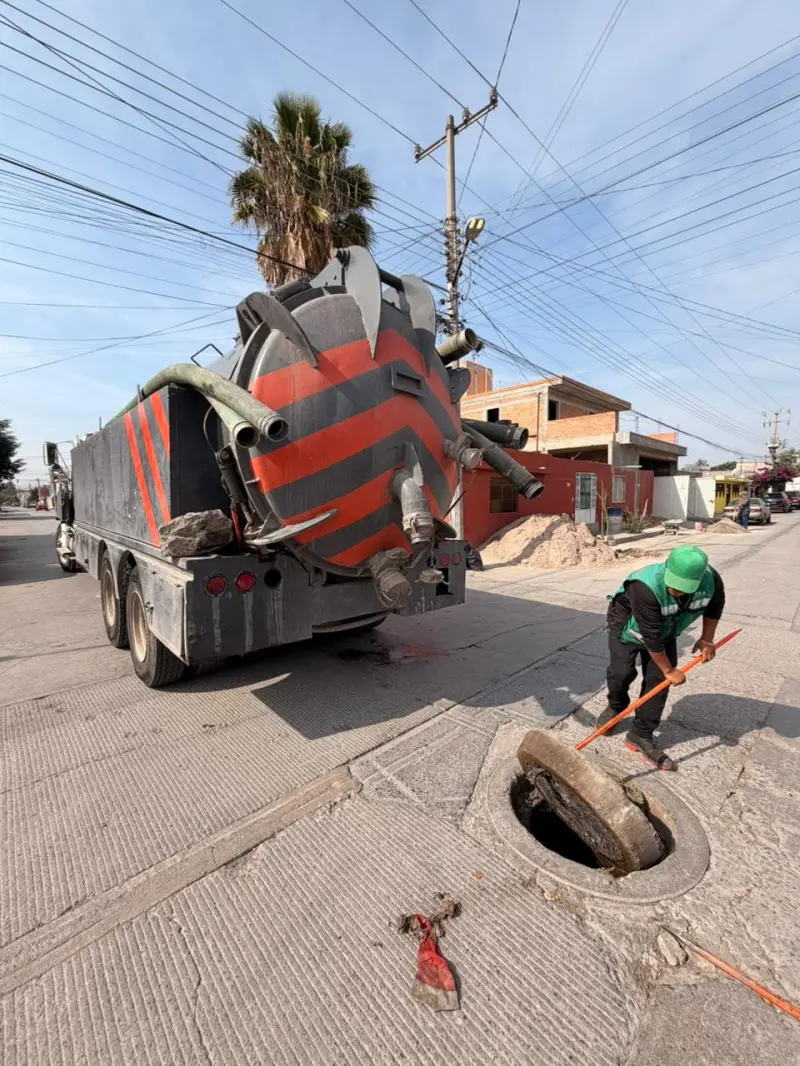 Limpian 6.6 kilómetros de drenaje para prevenir encharcamientos en SLP