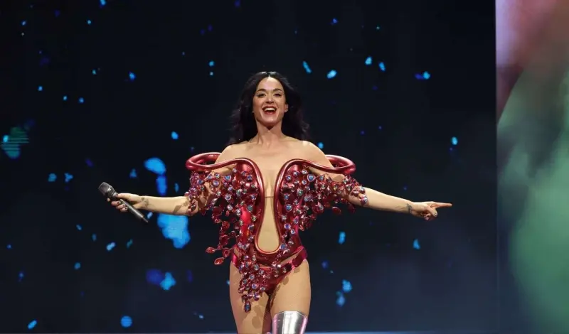 Katy Perry lleva The Lifetimes Tour al cine con una película grabada en París