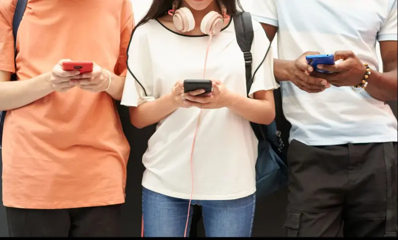 Confirma SEPH límites al uso de dispositivos en aulas