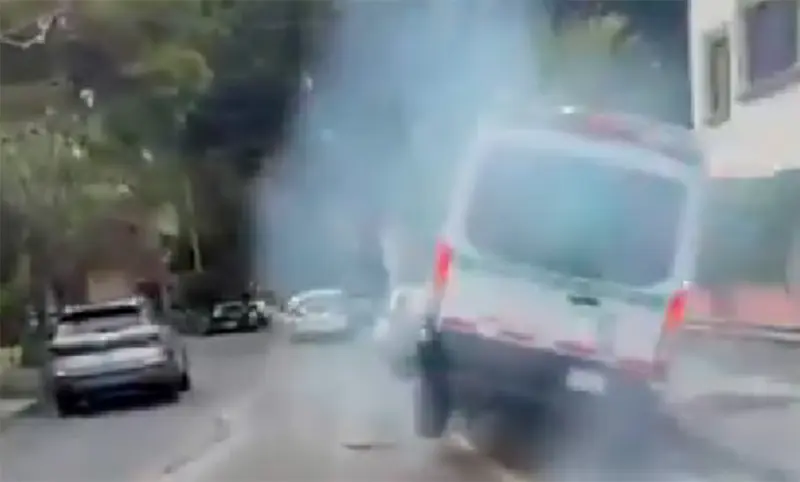 Detienen a chofer de ambulancia del IMSS por manejar ebrio y chocar en Azcapotzalco: Hay un herido