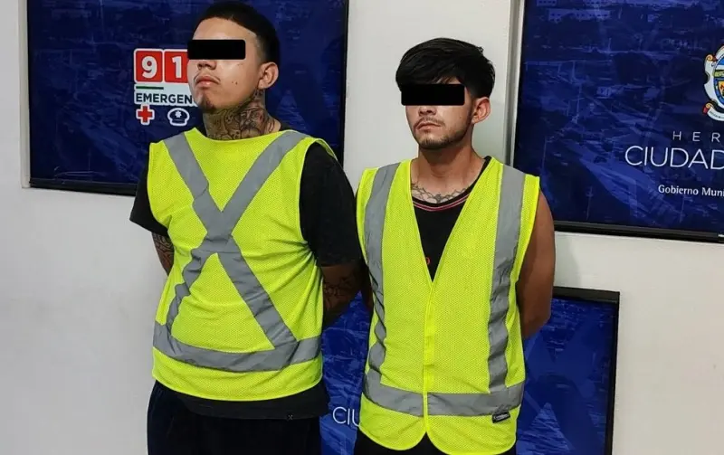 Persecución termina con dos detenidos tras presunto robo en vivienda