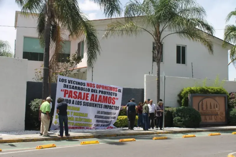 Vecinos mantienen protestas contra Pasaje Álamos
