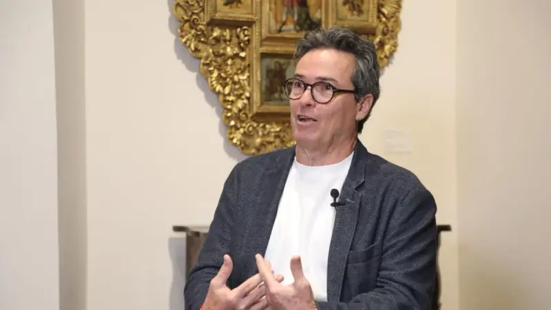 Diego Petersen escudriña en el pasado que nos habita