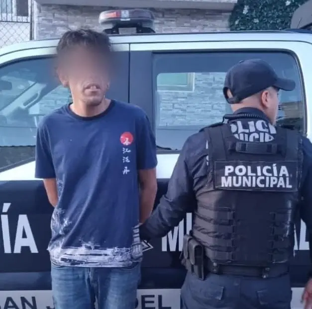 Piden denunciar a sujeto detenido que estaría relacionado con diversos robos en San Juan del Río.