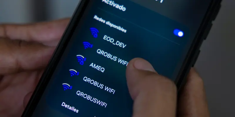 Proyecta AMEQ red de internet gratuito en 100 unidades de Qrobús en primera etapa