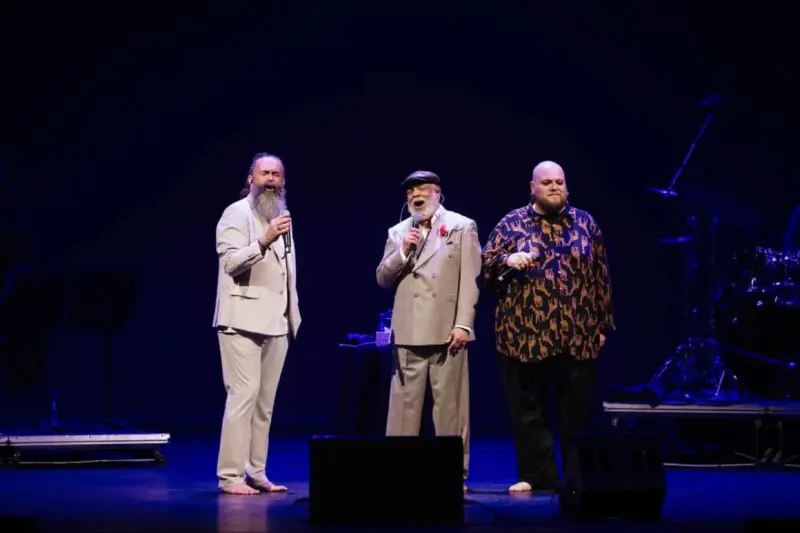 Inaugura 3 de corazones el ciclo S!ngulares en el Teatro Cervantes