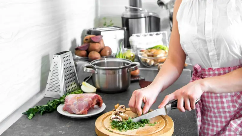 Falta de dinero obliga a 7.2 millones de hogares mexicanos a restringir su alimentación: Inegi