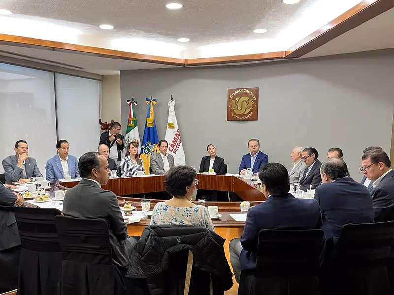 Arman empresarios de Jalisco frente común ante reformas federales