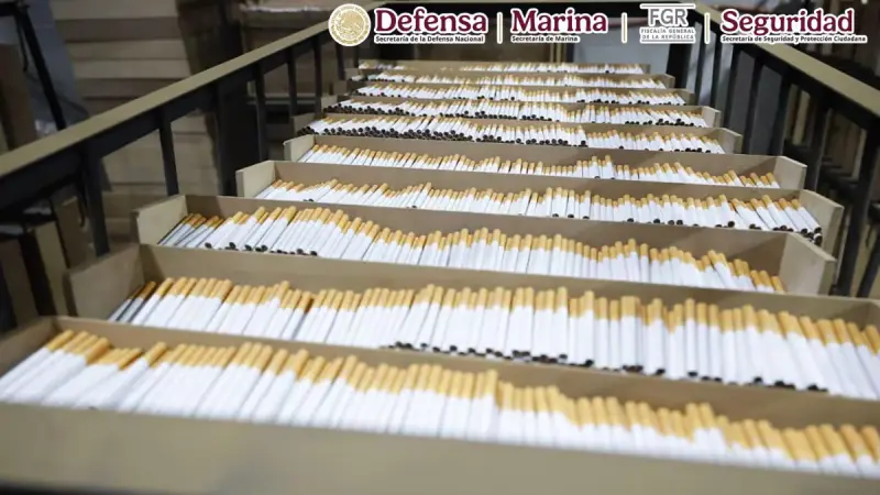 Casi 2 millones de cigarros apócrifos fueron asegurados en el Estado de México durante un cateo a una bodega donde también decomisaron maquinaria e insumos y detuvieron a tres personas, dos de ellas de nacionalidad canadiense