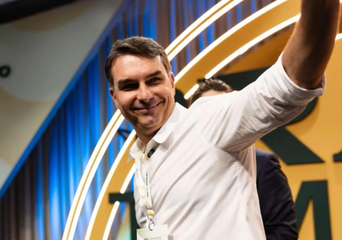 Flávio Bolsonaro desvela sus planes para Brasil: mano dura contra el crimen y reforma judicial