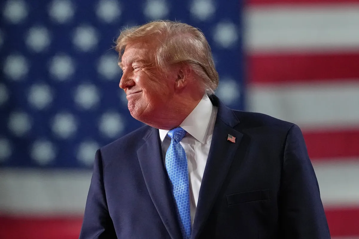 6 ciudadanos demandan a Trump, aseguran que el veto a los medios los priva de noticias