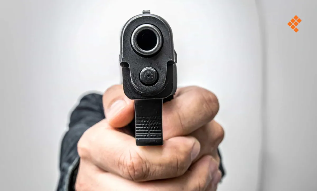 Balean a una pareja dentro de una vivienda en Apatzingán; queda herida