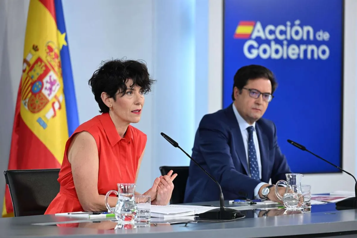 Moncloa dispara contra el PP y le achaca el clima de violencia de Barcelona y Bilbao antes del 29-N