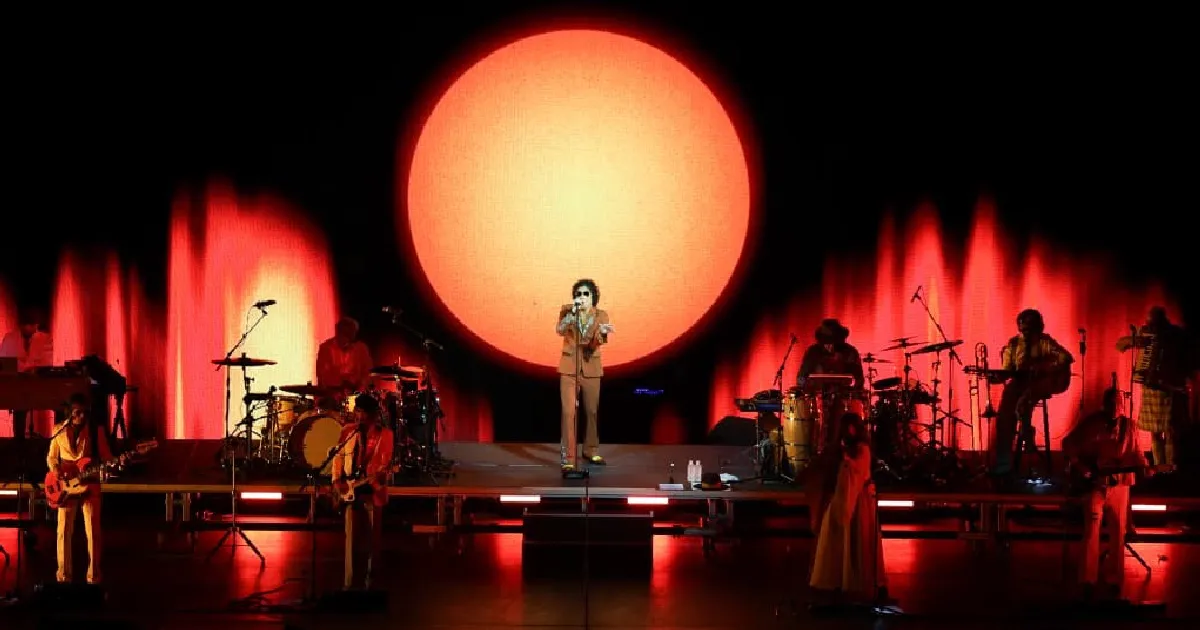 Enrique Bunbury: El regreso de “La carta” y sus nuevas mutaciones en el Auditorio Nacional