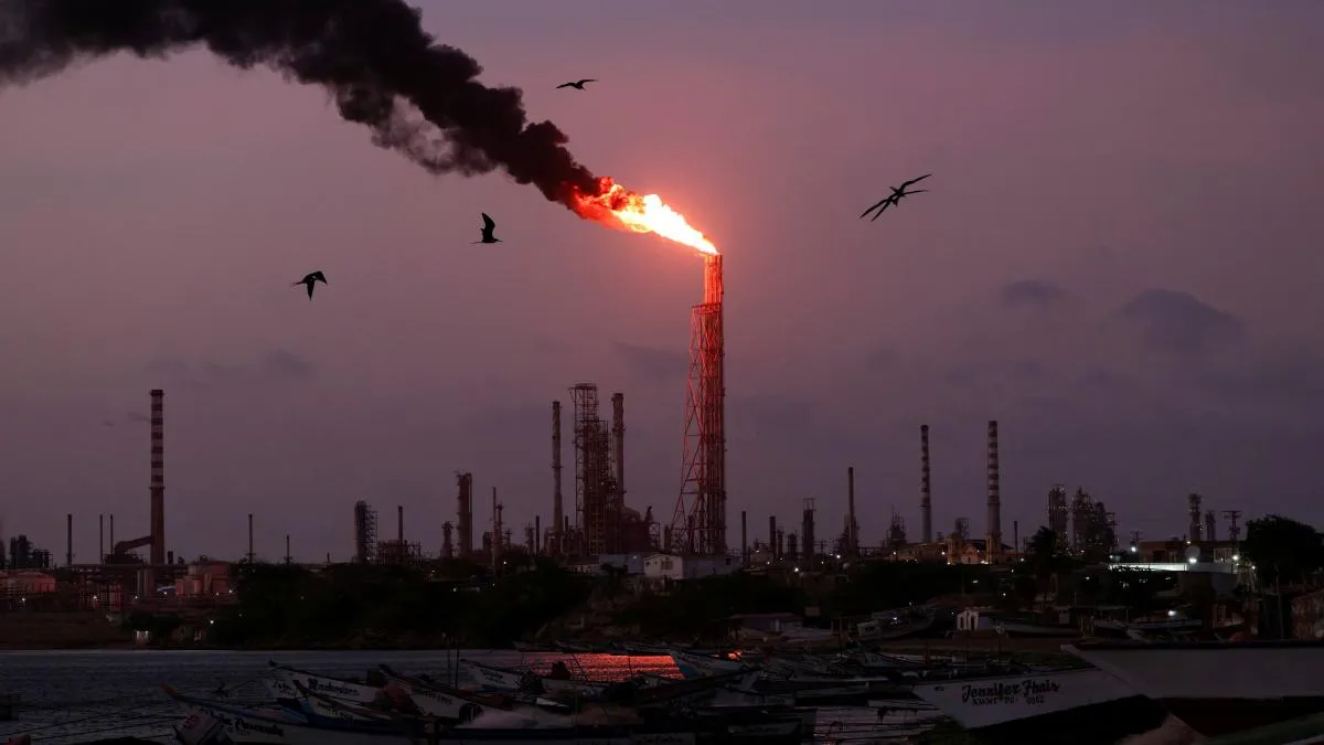 Llegan a Venezuela dos plataformas y 11 equipos petroleros, los primeros en 15 años