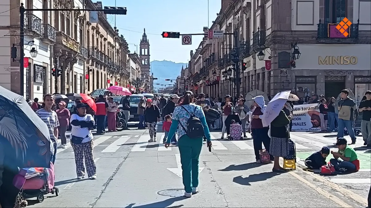Bloquean vecinos de Morelia la Madero por falta de servicios públicos