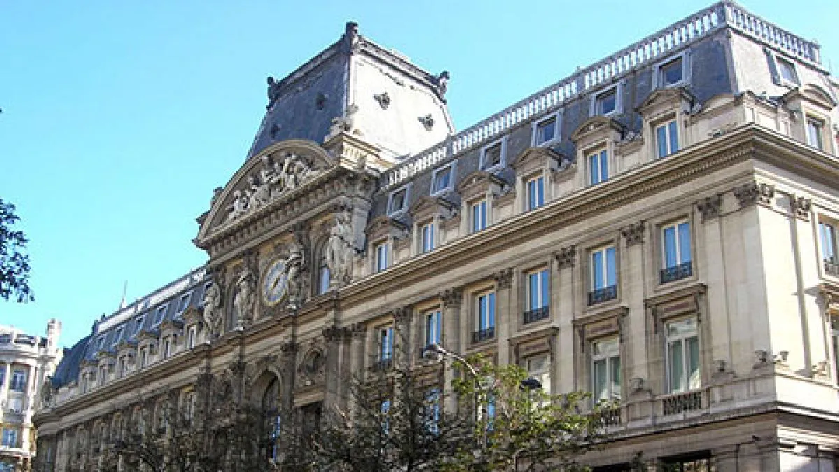 Rendimiento de los bonos de Francia supera 5%