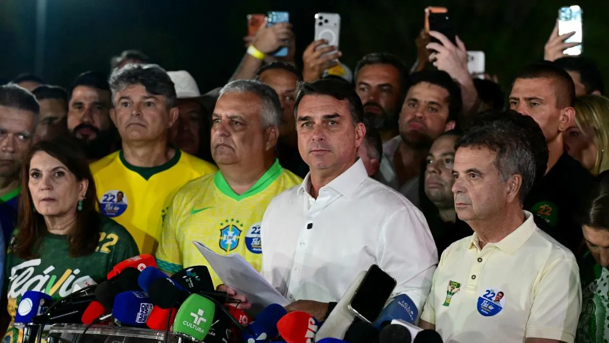 Flávio Bolsonaro desconoce triunfo de Lula y pedirá anular el balotaje