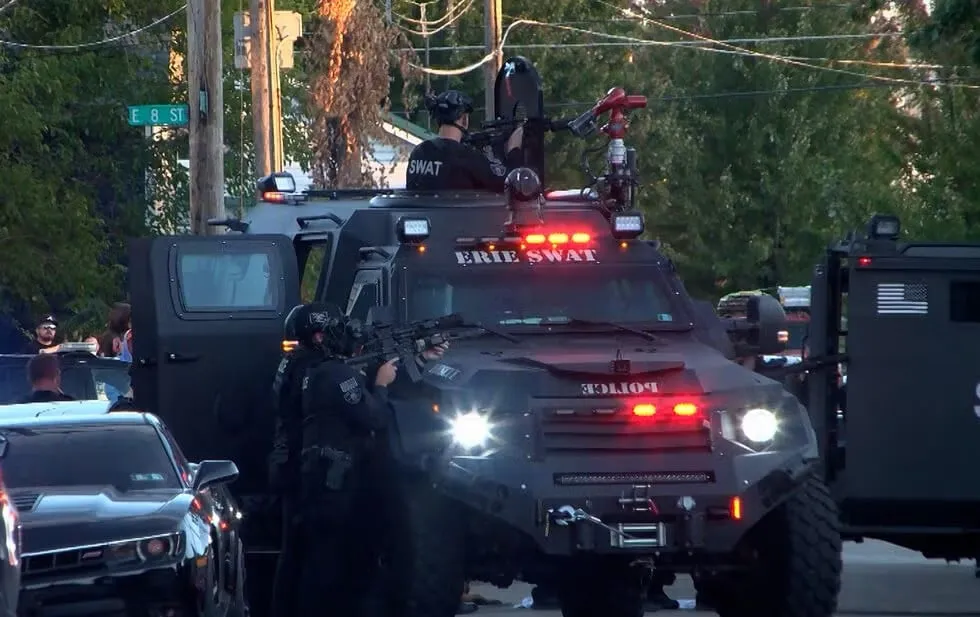 "Fue horrible": Ocho muertos en un tiroteo en Erie, Pensilvania