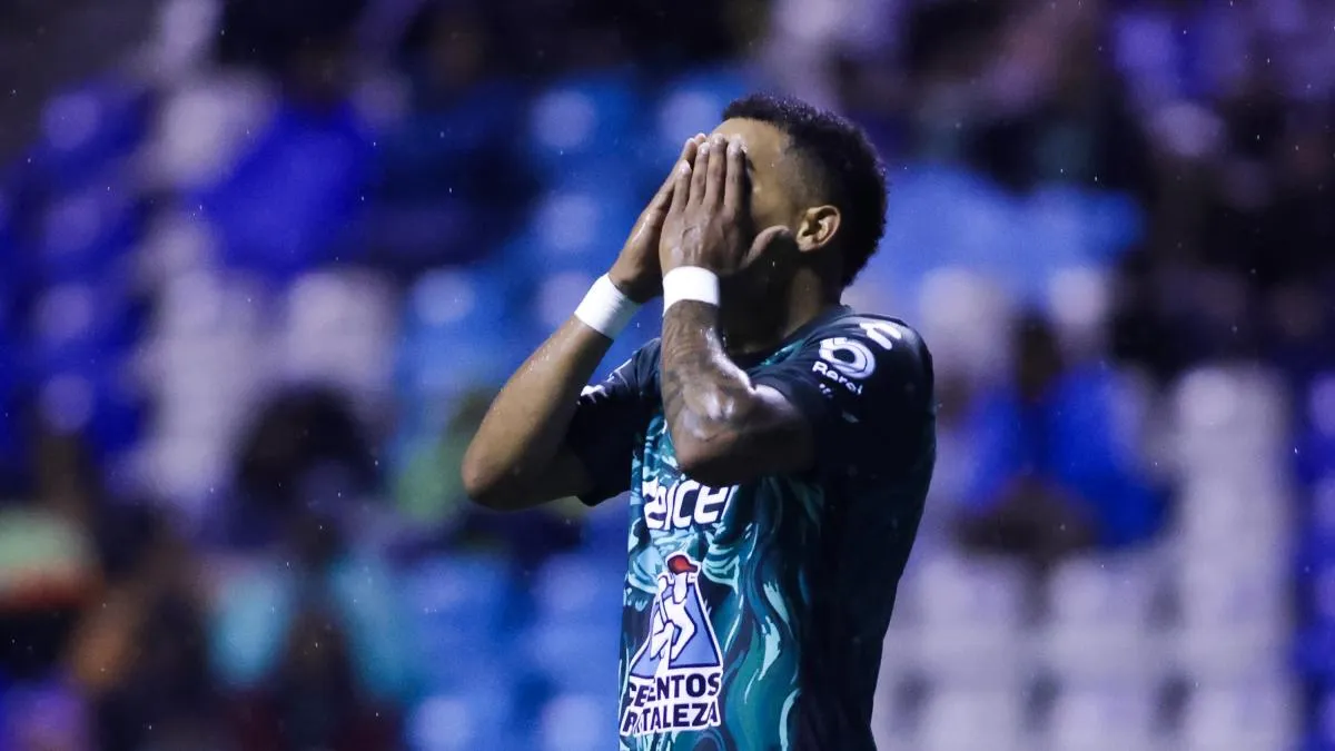 Gol de museo y expulsión de Cortizo evitan triunfo de León ante Puebla