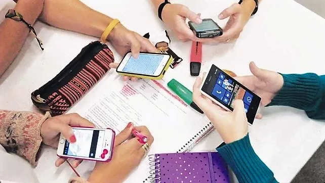 ¡Adiós al celular en las aulas! Senado avanza con prohibición en escuelas de México