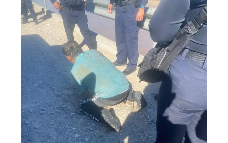 Agentes rescatan a hombre del Río Bravo en Ciudad Juárez