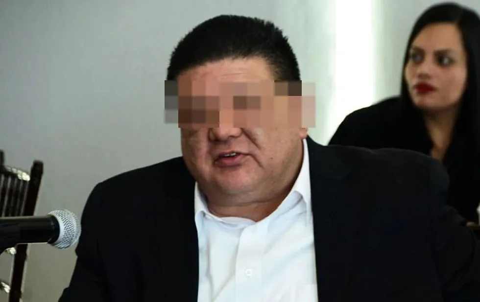 Estrangulan a defensa de exfiscal; ‘imposible atender dos acusaciones’