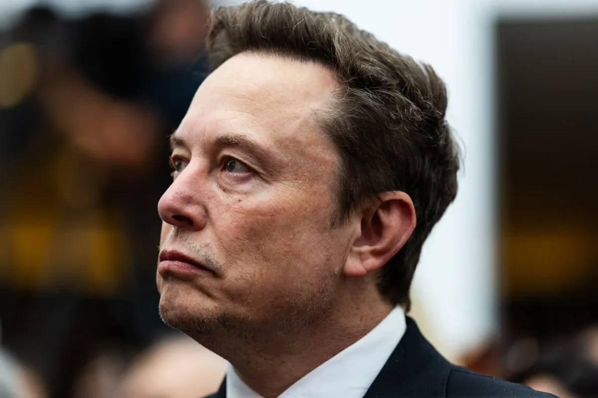Las aerolíneas están mejorando su conexión Wi-Fi. No todas utilizan el servicio de Elon Musk.