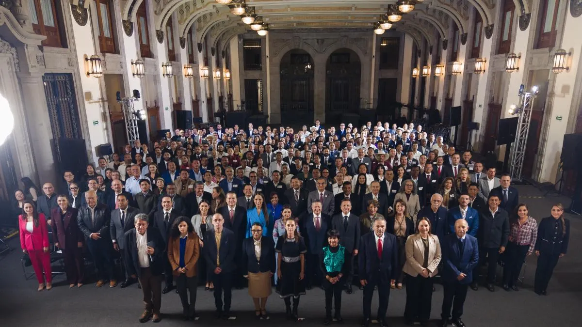 Sheinbaum se reúne con gobernadores; afinan política para construcción de vivienda
