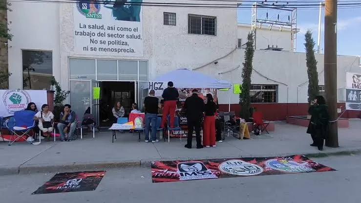 Cumplen trabajadores del IMSS cuatro días de plantón en Ciudad Juárez