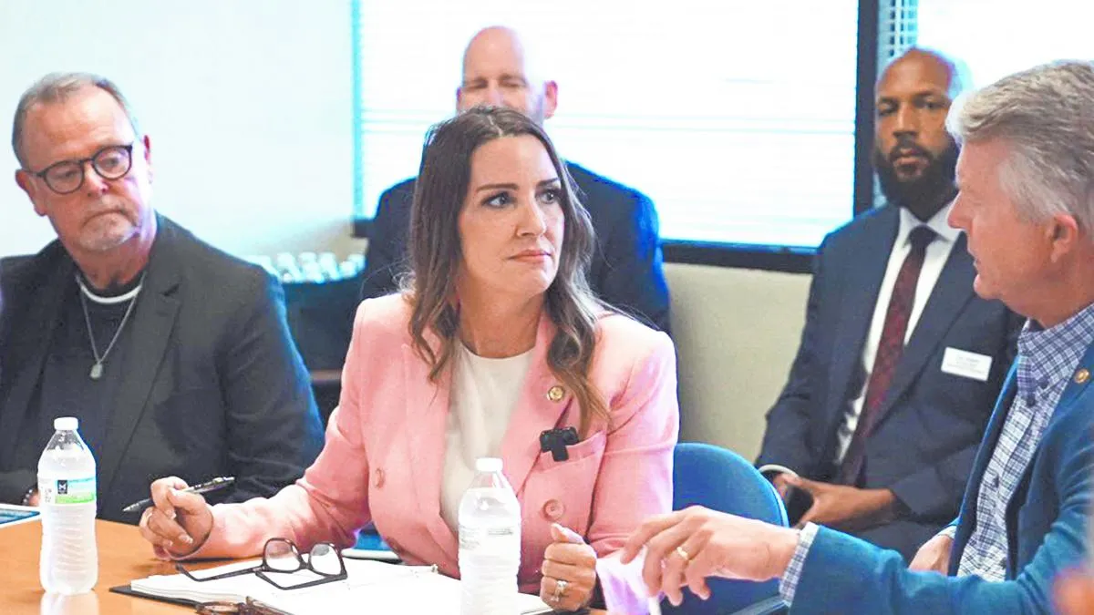 Insiste Carter que EU perseguirá a gobernadores